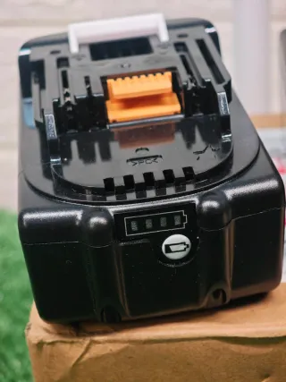 2 Baterías 18V 8.0Ah Litio