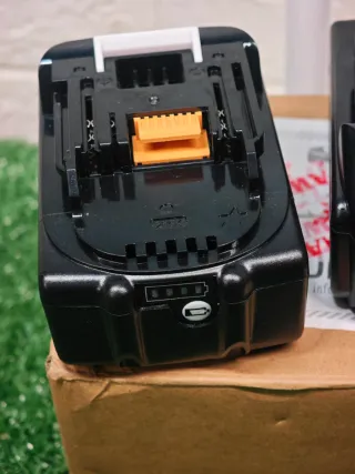 2 Baterías 18V 8.0Ah Litio