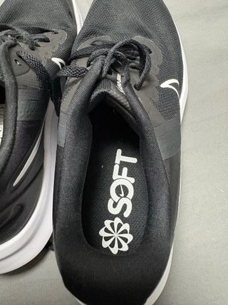 Zapatillas Nike Negras y Blancas