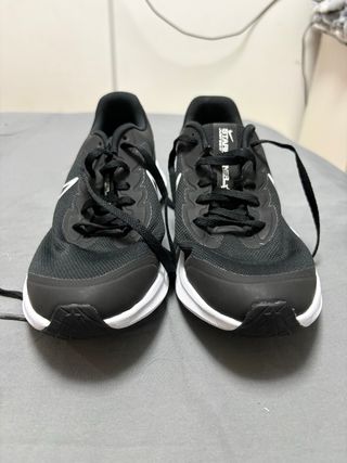 Zapatillas Nike Negras y Blancas