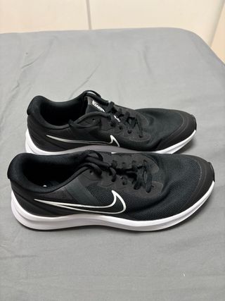 Zapatillas Nike Negras y Blancas