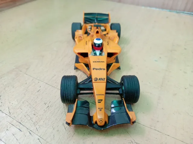 Scalextric F1 McLaren MP421 Pedro de la Rosa