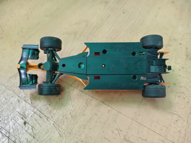 Scalextric F1 McLaren MP421 Pedro de la Rosa