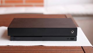 Xbox One X 1TB Incluye mando original negro.