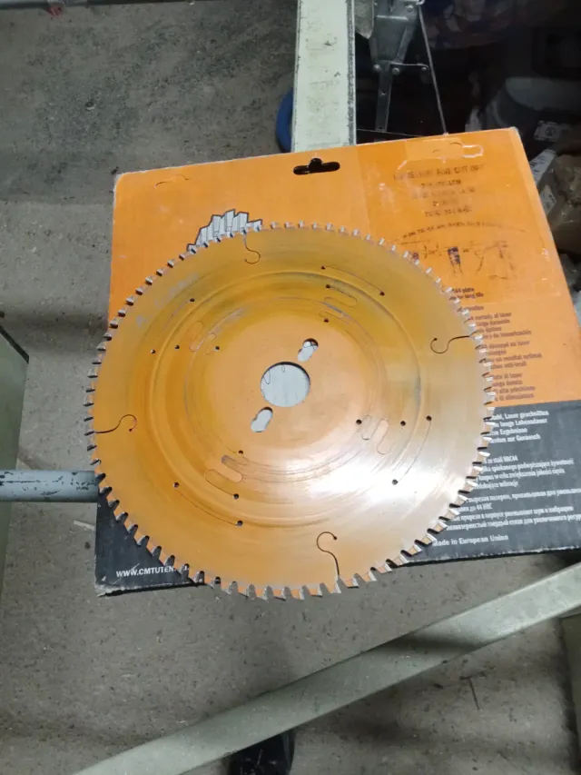 Disco de corte CMT naranja 250mm