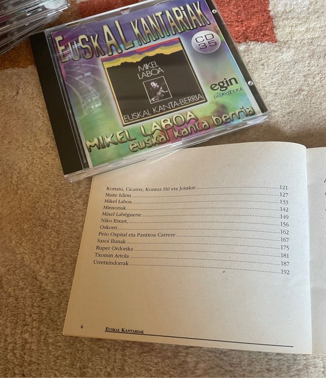 Colección Euskal Kantariak 30 CDs + Libro