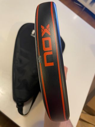 Pala NOX AT10 Genius Tapia 2025