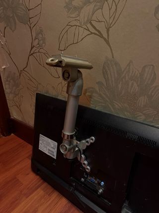 Philips TV 24” con Anclaje VESA