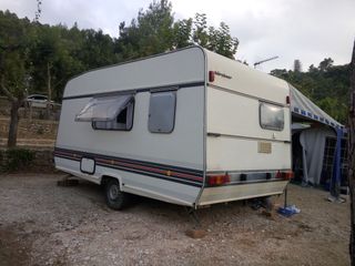 Caravana Bürstner Club con documentación