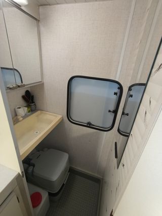 Caravana Bürstner Club con documentación