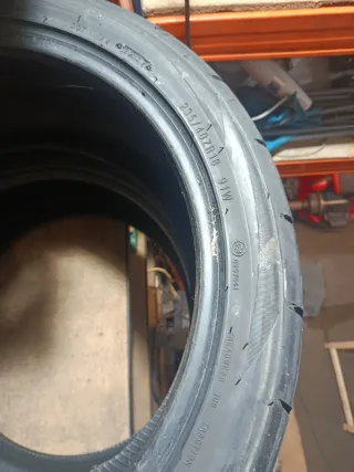 Neumáticos Semislick 235/40/18