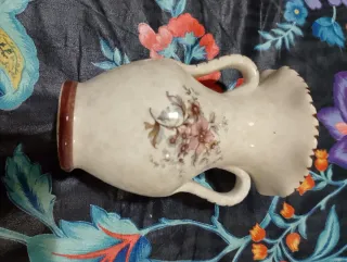 Vaso ceramica con manici decorato floreale