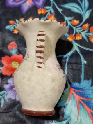 Vaso ceramica con manici decorato floreale
