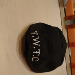 Cappello New Era Nero con Logo Bianco