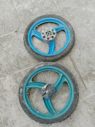 Llantas Derbi Variant Tres Palos