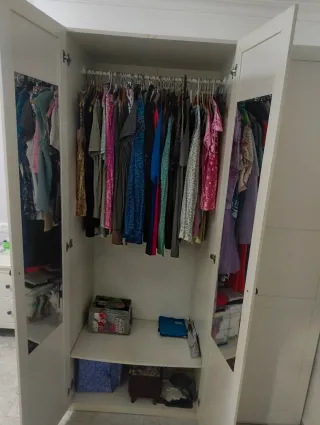 Armario blanco de gran capacidad