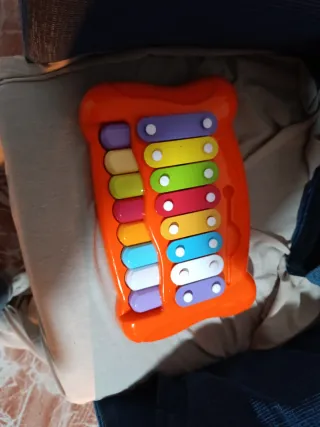 Piano infantil My Music World y xilofono dos enuno