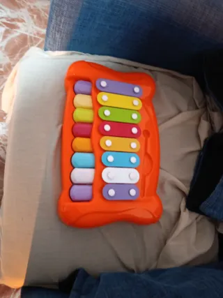 Piano infantil My Music World y xilofono dos enuno