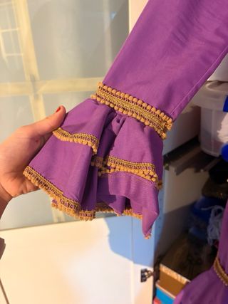 Traje Flamenco Morado con Detalles Beige