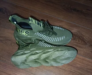 Zapatillas deportivas Unisex  Talla 43