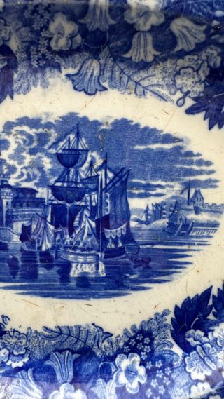 Antico Piatto Ovale Staffordshire Velieri Blu