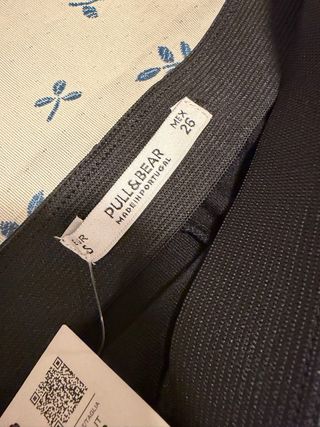 Falda negra con volantes