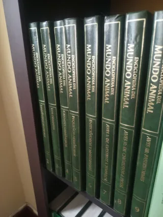 Enciclopedias variadas. 43 tomos