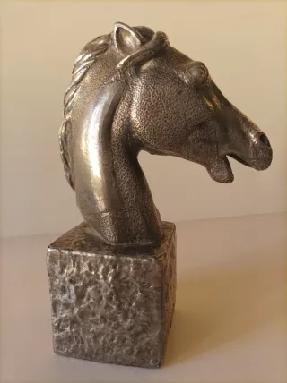 Talla de cabeza de caballo