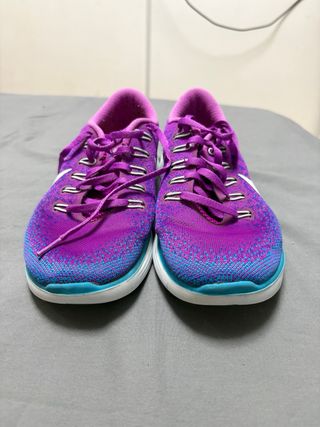 Zapatillas Nike Morado y Turquesa