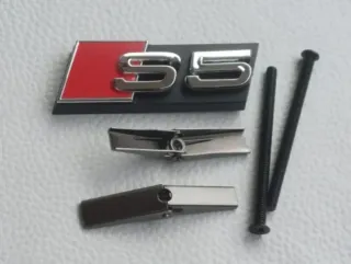 Audi S5 Logo Emblema de Parilla Calandra