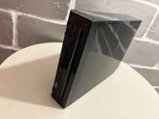 Lote Nintendo Wii Negro, Rojo y Blanco