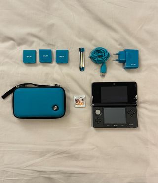 Nintendo 3DS + Juego Nintendogs