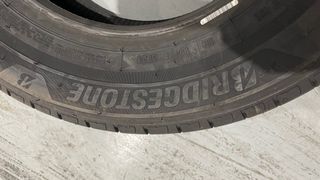 Neumático Bridgestone 215/65 R16C 106/104T
