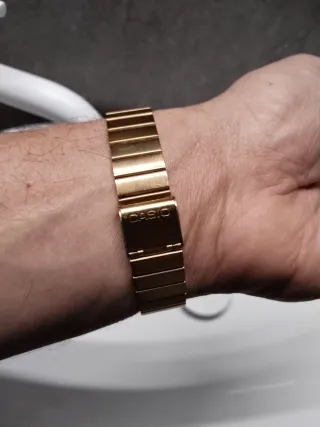 Reloj Casio Dorado Negro Hombre