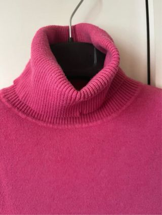 Maglione fucsia collo alto