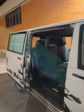 Volkswagen Transporter T5 2004