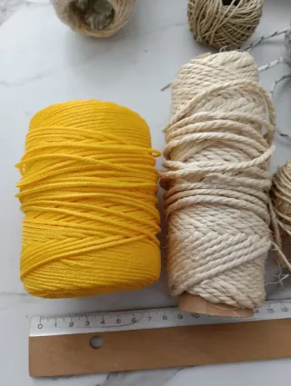 Lote de cuerdas y rafia