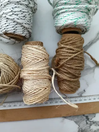 Lote de cuerdas y rafia