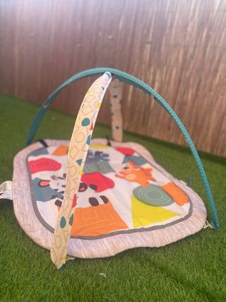 Manta de actividades para bebé