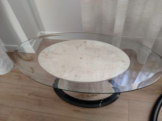 Tavolo in vetro con base in marmo