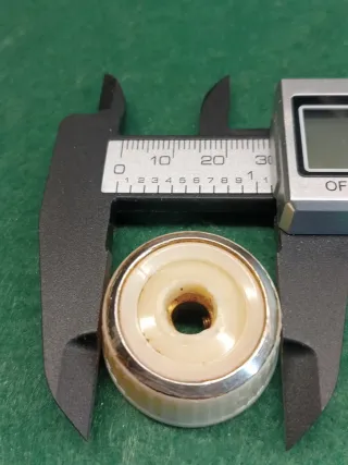 Botón Radio Antiguo Plata y Blanco