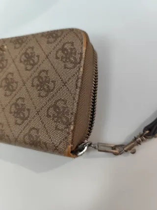 Billetero Guess con Correa