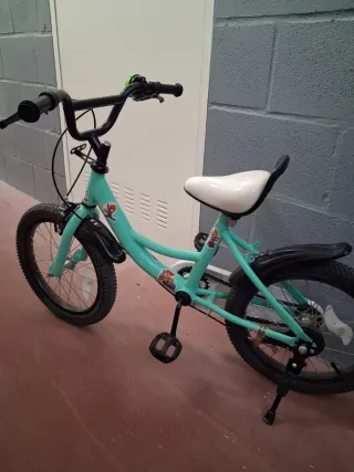 Bicicleta infantil color turquesa