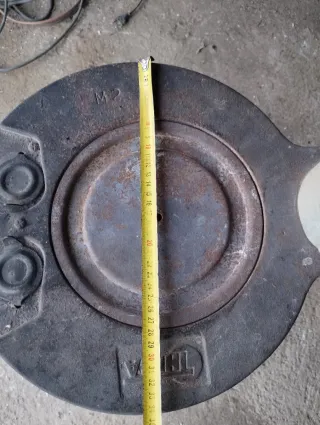 Estufa de leña metálica Theca