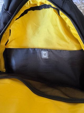 Mochila Samsonite Negra con Detalles Multicolor