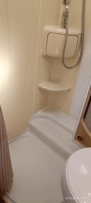 ADRIÁ  COMPACT SL 2009