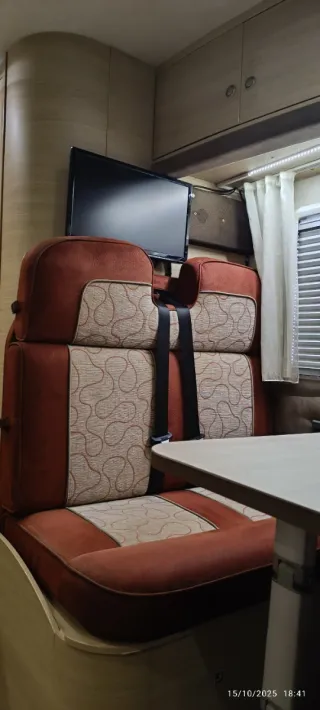 ADRIÁ  COMPACT SL 2009