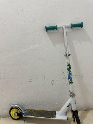 Patinete infantil blanco y verde