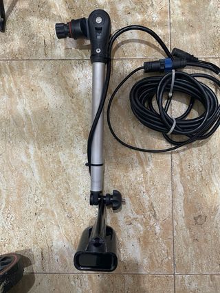 Sonda Lowrance Hook Reveal GPS Soportes