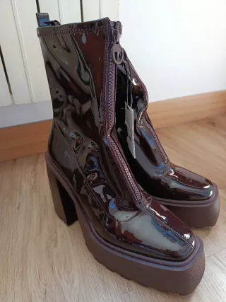 Botines Bershka charol, plataforma talla 40
